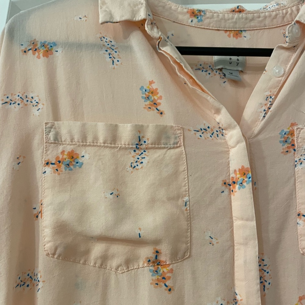 A New Day Peach Floral Blouse Size Medium Spring Top - Picture 6 of 10